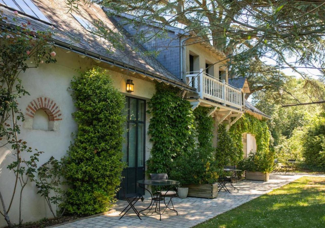 Domaine De La Tortiniere Hotel Veigne Exterior photo